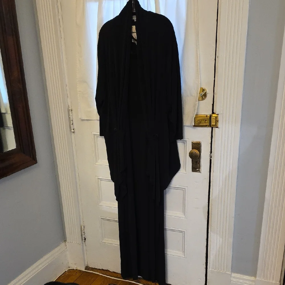 Elegant Black Long Tunic and Sleeveless Dress - Picture 1 of 9